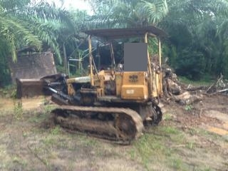 ขายรถแทรคเตอร์KOMATSU D20P-5ใบมีดหน้าสไล้รอบทิศทางรถพร้อมใช้สนใจโทร081-9701072