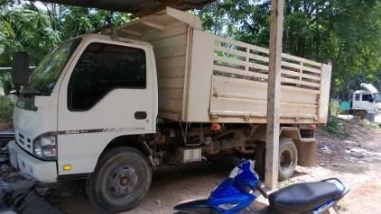 รถอิซูซุ 6 ล้อดั้ม 150 แรงม้า  ปี 53 / ปี 50 ( มีขาย 2 คัน )   สนใจติดต่อ 081 - 6079515