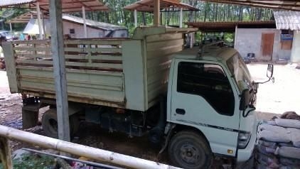 รถอิซูซุ 6 ล้อดั้ม 150 แรงม้า  ปี 53 / ปี 50 ( มีขาย 2 คัน )   สนใจติดต่อ 081 - 6079515