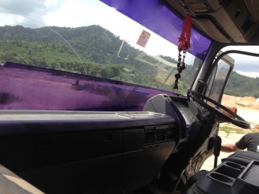 รถฮีโน่ 10 ล้อดั้ม FM3H  195 แรงม้า  สนใจติดต่อ 081 - 6079515