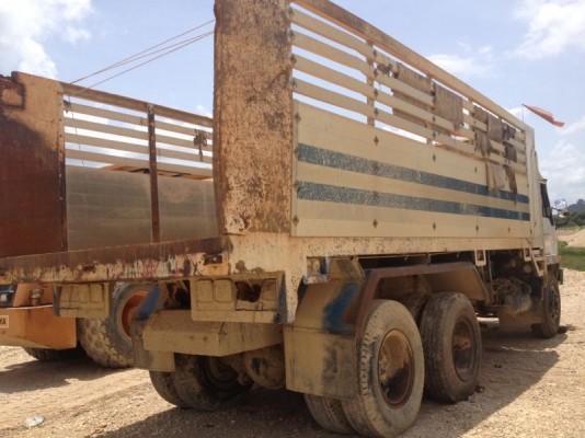 รถฮีโน่ 10 ล้อดั้ม FM3H  195 แรงม้า  สนใจติดต่อ 081 - 6079515