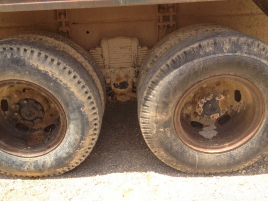 รถฮีโน่ 10 ล้อดั้ม FM3H  195 แรงม้า  สนใจติดต่อ 081 - 6079515