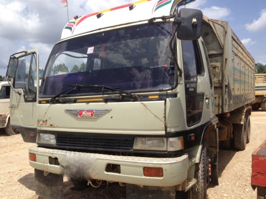 รถฮีโน่ 10 ล้อดั้ม FM3H  195 แรงม้า  สนใจติดต่อ 081 - 6079515