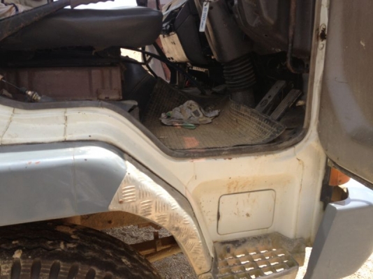 รถมิตซู 10 ล้อดั้ม TF  220 แรงม้า ( มีเทอร์โบ )  สนใจติดต่อ 081 - 6079515