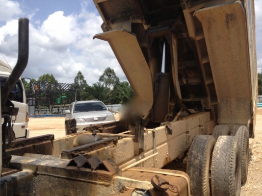 รถมิตซู 10 ล้อดั้ม TF  220 แรงม้า ( มีเทอร์โบ )  สนใจติดต่อ 081 - 6079515