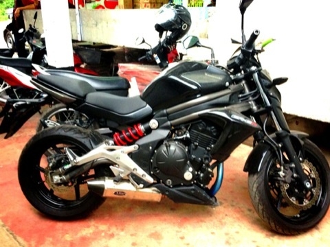 ขายEr6nปี2012สีดำ ไมล์3xxxสภาพป้ายแดง หาอยู่รีบเลย219000