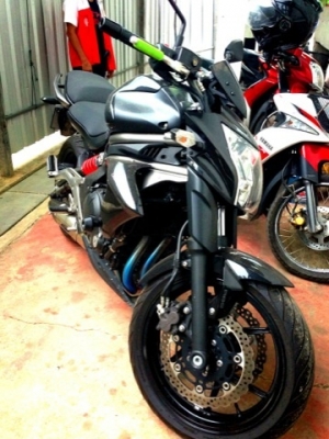 ขายEr6nปี2012สีดำ ไมล์3xxxสภาพป้ายแดง หาอยู่รีบเลย219000 ขายEr6nปี2012สีดำ ไมล์3xxxสภาพป้ายแดง หาอยู่รีบเลย219000