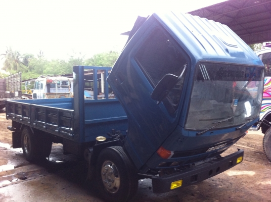 ISUZU NPR เครื่อง 115 แรงม้า ยางเรเดียล กระทะอลูมิเนียม กระบะคาร์โก้ ทะเบียนพร้อมโอน ราคาต่อรอง