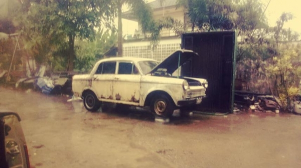 แยก DATSUN 320 เก๋ง FIAT1100d สอถาม