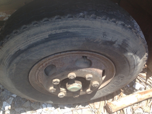 ขาย 10ล้อ2เพลาติดโม่ปูน HINO FM-187LA เครื่องวางใหม่HO7C 185HP (ใบคุม) แห้งๆแรงดีไม่เยิ้ม ช่วงล่าง2เพลาเดิมคัสซีสวยไม่ผุไม่ดาม หัวบางมีผุนิดหน่อย ภายในพอใช้ เบรคเดิม ยางพอใช้10เส้น พร้อมโม่ปู 5คิว แบบโซ่ สภาพดี ใช้งานได้ปกติ (ยังไม่ได้แจ้งติดตั้ง) ขายตามส