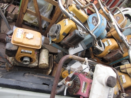 ขาย-เครื่องตบดินแบบจิงโจ้ ตบกระโดด มีหลายตัว ราคาตัวละ 6,800-16,000 บาท