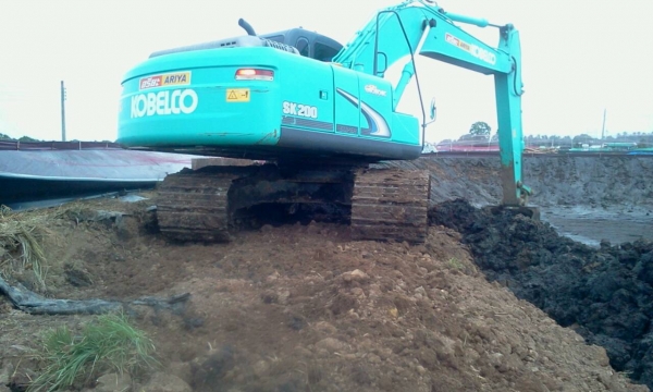 KOBELCO YN12 มีเอกสารจากห้างค่ะ