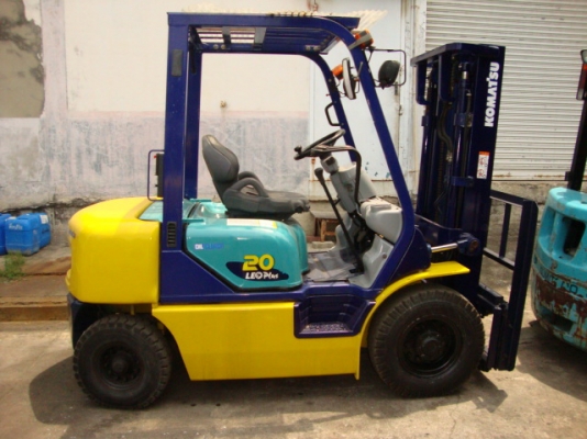 ขายรถโฟล์คลิฟท์  KOMATSU  FD25-14  (รถนอกนำเข้า  1,800  ชม.)  เครื่องยนต์ดีซล  เสาสูง  3  เมตร  เกียร์ธรรมดา  งา 1,070  มม. ยางลม 4 ล้อ