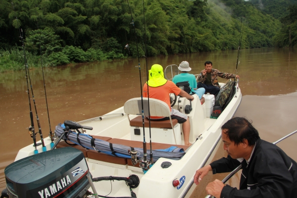 ขายเรือเร็ว 21 ฟุตเครื่องยามาฮ่า115แรง