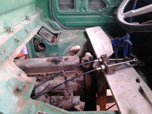 NISSAN CABAL ยาว 4.3เมตร วางเครื่องอีซูซุ 85 เกียร์สั้น ภายในสวยครบ สีสวย กะบะไม้อย่างดี คัชชีสวยที่สุดในรุ่น