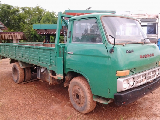 NISSAN CABAL ยาว 4.3เมตร วางเครื่องอีซูซุ 85 เกียร์สั้น ภายในสวยครบ สีสวย กะบะไม้อย่างดี คัชชีสวยที่สุดในรุ่น