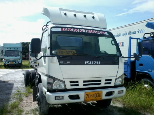 ISUZU  6 ล้อ  ยาว  5.50  เมตร   (หัว-คัชซี )