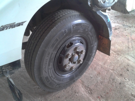 HINO DUTRO WU 410R ปี 47 หัว+คัทซี แอร์ เพาร์เวอร์ ยางเรเดียล6เส้น