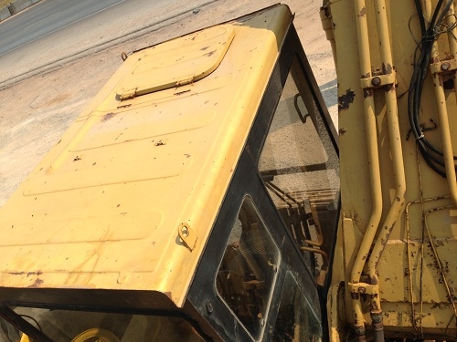 ขายรถแบคโฮ CAT E200B นำเข้าจากญี่ปุ่น มี VDO ครับ สภาพสวย คอนโทรลสั้น ติดต่อ 089-8368497/081-2990958