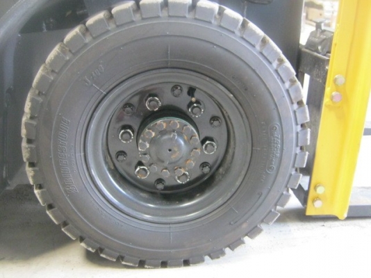 ขายรถฟอร์คลีฟท์ TCM FD25T3 เสา 3เมตร เกียร์ออโต้ปี2011, 87ชม. รถนอกนำเข้า รถสวยราคาไม่แพงครับติดต่อ มานะ 085-9049669