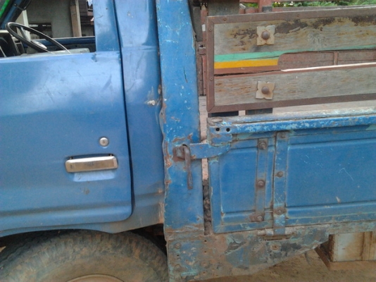 ขาย6ล้อช่วงล่างใหญ่ ราคาเบาๆ(รูปเยอะ)  ISUZU KS 110HP ปี30 เครื่องวางใหม่4BD1 110HPฝาขาว ยอดนิยม ฟิตมาใหม่ แห้งๆแรงดี อึด ทน ไม่เยิ้ม ช่วงล่างใหญ่ติดFหลัง คานหน้าเดิม คัสซีไม่สวยต้องเก็บ กระบะยาว4.30ม.พื้นไม้ดีมีต้องเก็บนิดหน่อย คอกไม้สูงสวยไม่ผุ หัวบางเด