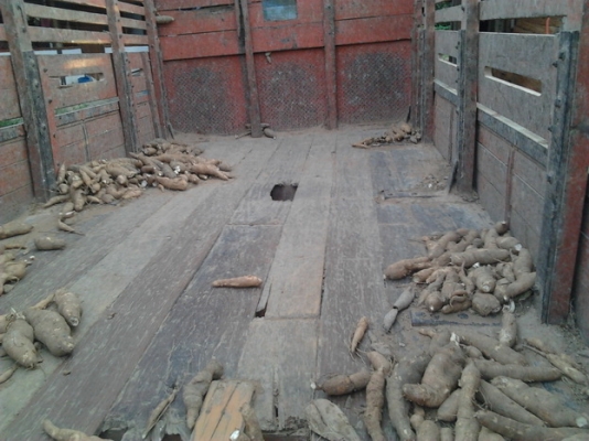 ขาย6ล้อช่วงล่างใหญ่ ราคาเบาๆ(รูปเยอะ)  ISUZU KS 110HP ปี30 เครื่องวางใหม่4BD1 110HPฝาขาว ยอดนิยม ฟิตมาใหม่ แห้งๆแรงดี อึด ทน ไม่เยิ้ม ช่วงล่างใหญ่ติดFหลัง คานหน้าเดิม คัสซีไม่สวยต้องเก็บ กระบะยาว4.30ม.พื้นไม้ดีมีต้องเก็บนิดหน่อย คอกไม้สูงสวยไม่ผุ หัวบางเด