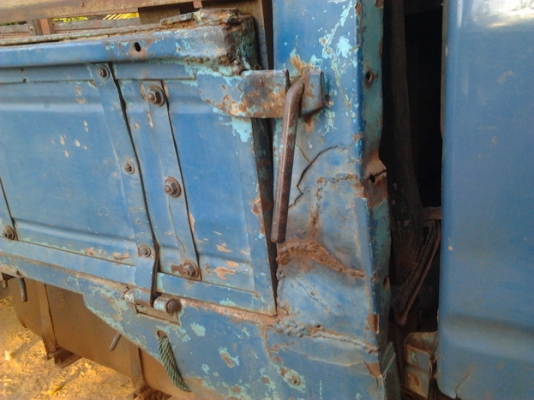 ขาย6ล้อช่วงล่างใหญ่ ราคาเบาๆ(รูปเยอะ)  ISUZU KS 110HP ปี30 เครื่องวางใหม่4BD1 110HPฝาขาว ยอดนิยม ฟิตมาใหม่ แห้งๆแรงดี อึด ทน ไม่เยิ้ม ช่วงล่างใหญ่ติดFหลัง คานหน้าเดิม คัสซีไม่สวยต้องเก็บ กระบะยาว4.30ม.พื้นไม้ดีมีต้องเก็บนิดหน่อย คอกไม้สูงสวยไม่ผุ หัวบางเด