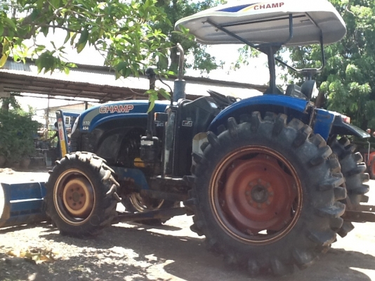 แชมป์ YTO 454 4 WD 2 เพลาตัวล่าสุด พร้อมใบมีด ทำงาน 1081 ชั่วโมงเดิมๆดีๆ