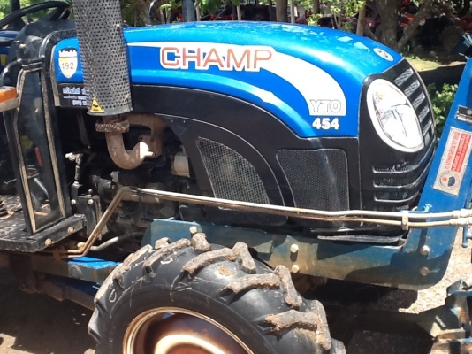 แชมป์ YTO 454 4 WD 2 เพลาตัวล่าสุด พร้อมใบมีด ทำงาน 1081 ชั่วโมงเดิมๆดีๆ