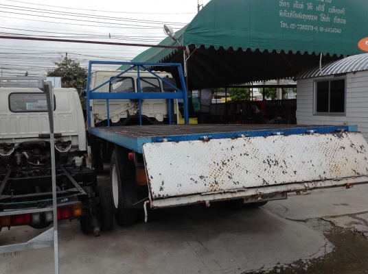 รถบรรทุก6ล้อ