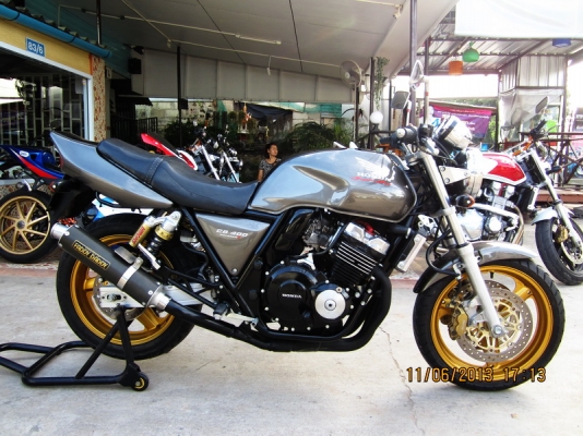CB400 ปี98 VerS ทะเบียนพร้อมโอน รถสวยกริฟ