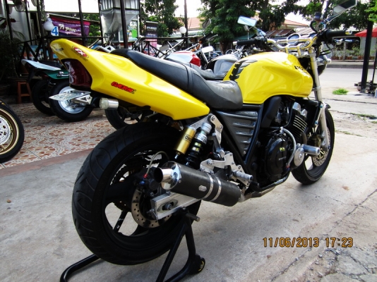 CB400 ปี98 VerS อินวอย+สรรพสามิตร แต่งทั้งคัน ของแต่งก็คุ้มแล้ว