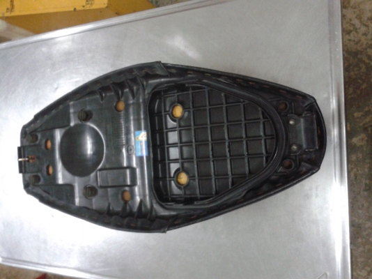 ขายอะไหล่เวฟ100-ถังน้ำมัน-เบาะ