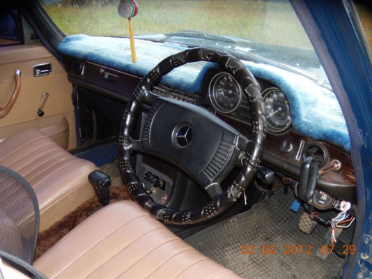 benz 240 d วางเครื่องติดแก็ส ลดให้70,000 บาท