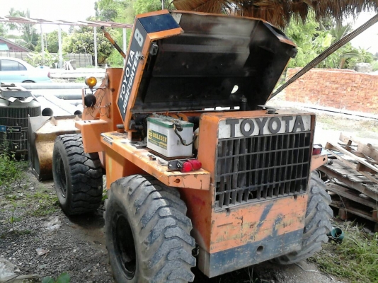 ขายด่วนรถตักล้อยาง TOYOTA STDL8 JOB FIGTHER 320000