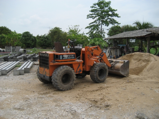 ขายด่วนรถตักล้อยาง TOYOTA STDL8 JOB FIGTHER 320000