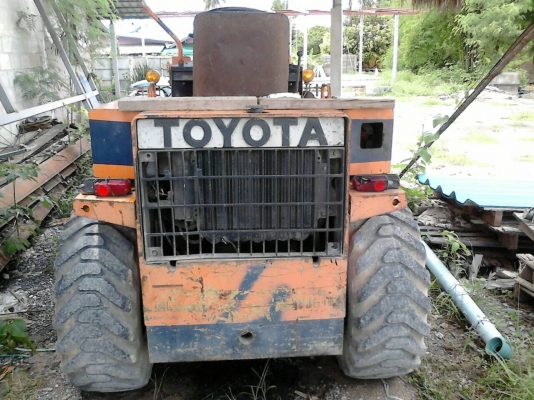 ขายด่วนรถตักล้อยาง TOYOTA STDL8 JOB FIGTHER 320000