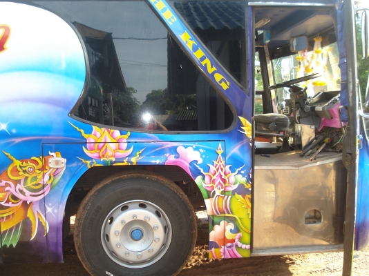 ขายรถบัสเบนช์ เครื่อง ek 100 260 แรง สถาพใหม่ พร้อมใช้งาน