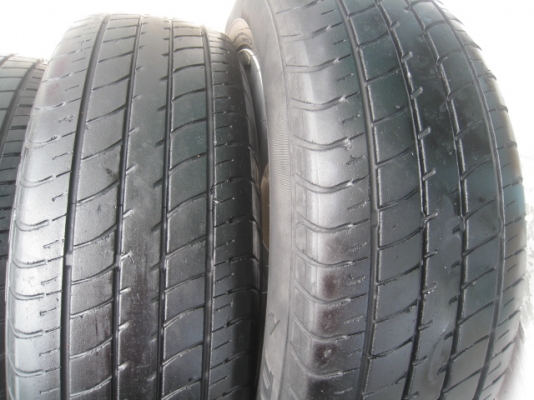 ขายล้อแม็ก Toyota vios 15"x5.5" et45 4รู100 + ยาง(081-3747940)