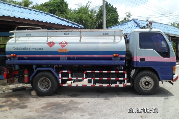 ขายรถบรรทุกน้ำมัน  แทงค์ 7000 ลิตร  มีประกันชั้น 1