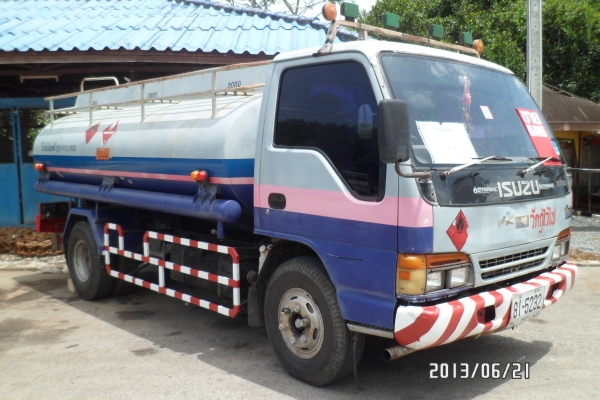 ขายรถบรรทุกน้ำมัน  แทงค์ 7000 ลิตร  มีประกันชั้น 1