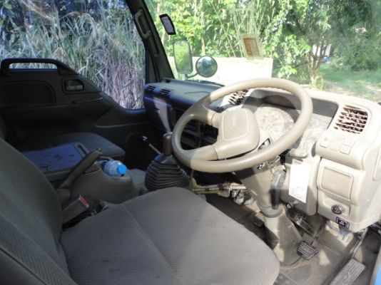 4 ล้อใหญ่ดั้ม ISUZU หัวการ์ตูน NKR 88 แรงม้า พร้อมใช้