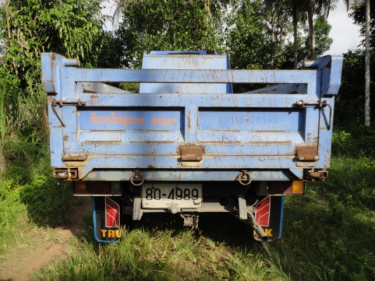 4 ล้อใหญ่ดั้ม ISUZU หัวการ์ตูน NKR 88 แรงม้า พร้อมใช้