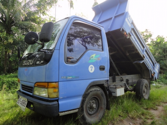 4 ล้อใหญ่ดั้ม ISUZU หัวการ์ตูน NKR 88 แรงม้า พร้อมใช้