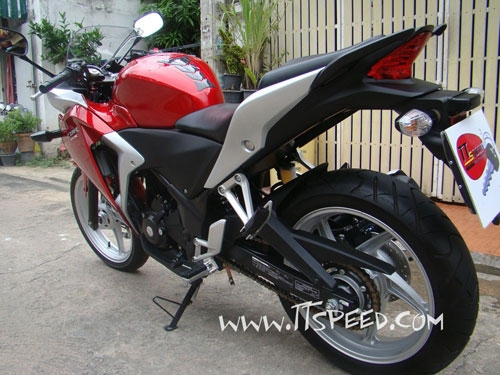 ขายถูก CBR 250R รถใช้มา 350 โลสภาพใหม่กริ๊บ ขายถูก CBR 250R รถใช้มา 350 โลสภาพใหม่กริ๊บ