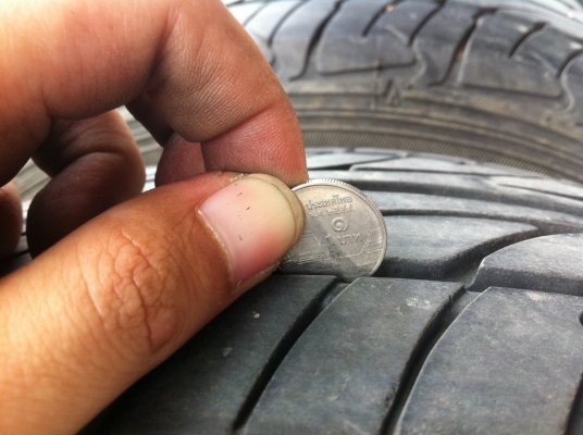 ขาย...ยางDunlop 185/70/13 ขาย...ยางDunlop 185/70/13