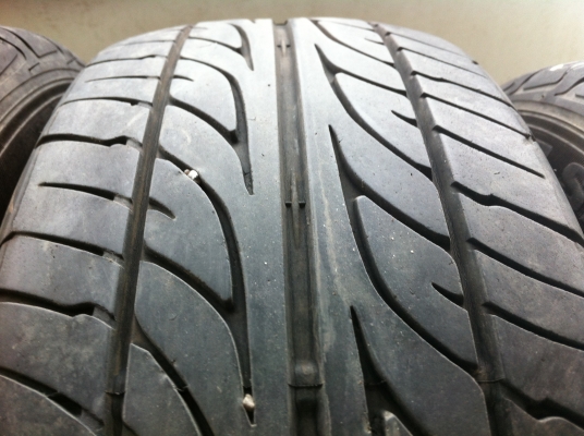 ขาย...ยางDunlop 185/70/13 ขาย...ยางDunlop 185/70/13