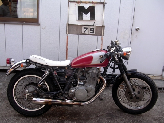 ขาย SR400  ยังไม่ประกอบ คับ...........