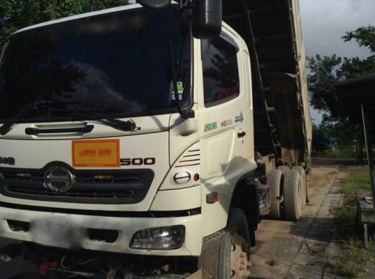 รถฮีโน่ 10 ล้อดั้ม 330 แรงม้า ปี 53  สนใจติดต่อ 081 - 6079515