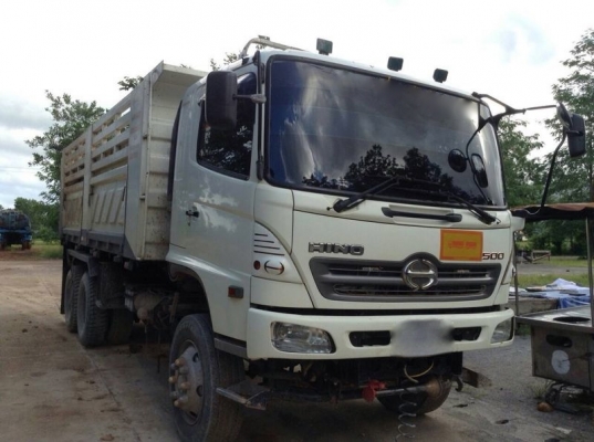 รถฮีโน่ 10 ล้อดั้ม 330 แรงม้า ปี 53  สนใจติดต่อ 081 - 6079515